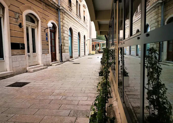 Divinity's Reach - The Upper Lägenhet Zadar