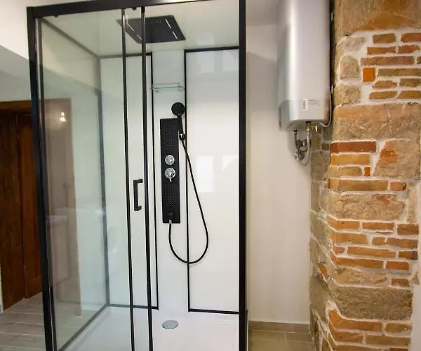 Divinity's Reach - The Upper Lägenhet *