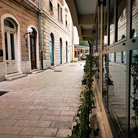 Divinity's Reach - The Upper Apartment Zadar